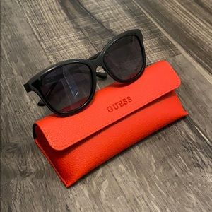 NEW Guess Sunglasses 🕶